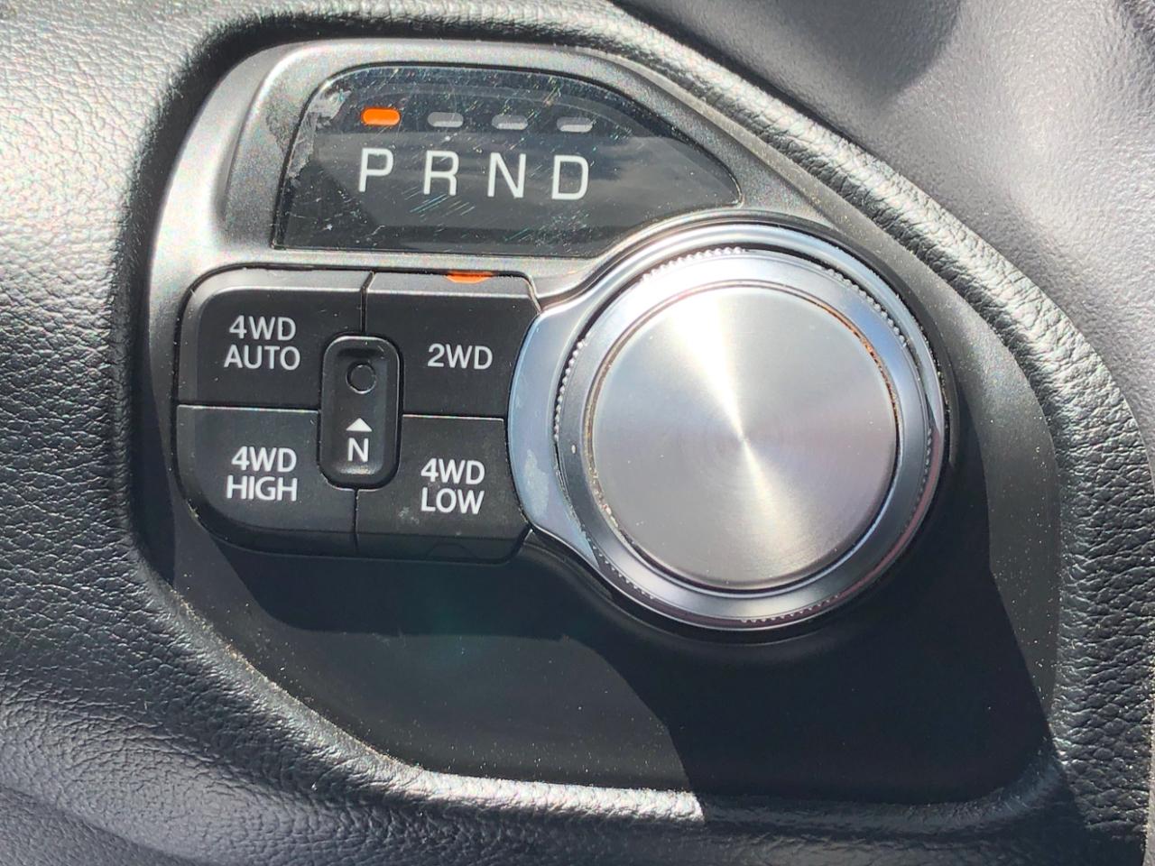 RAM 1500 Laramie 4x4 Crew Cab 5'7" Box 2022