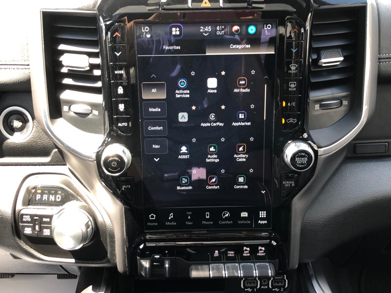 RAM 1500 Laramie 4x4 Crew Cab 5'7" Box 2022