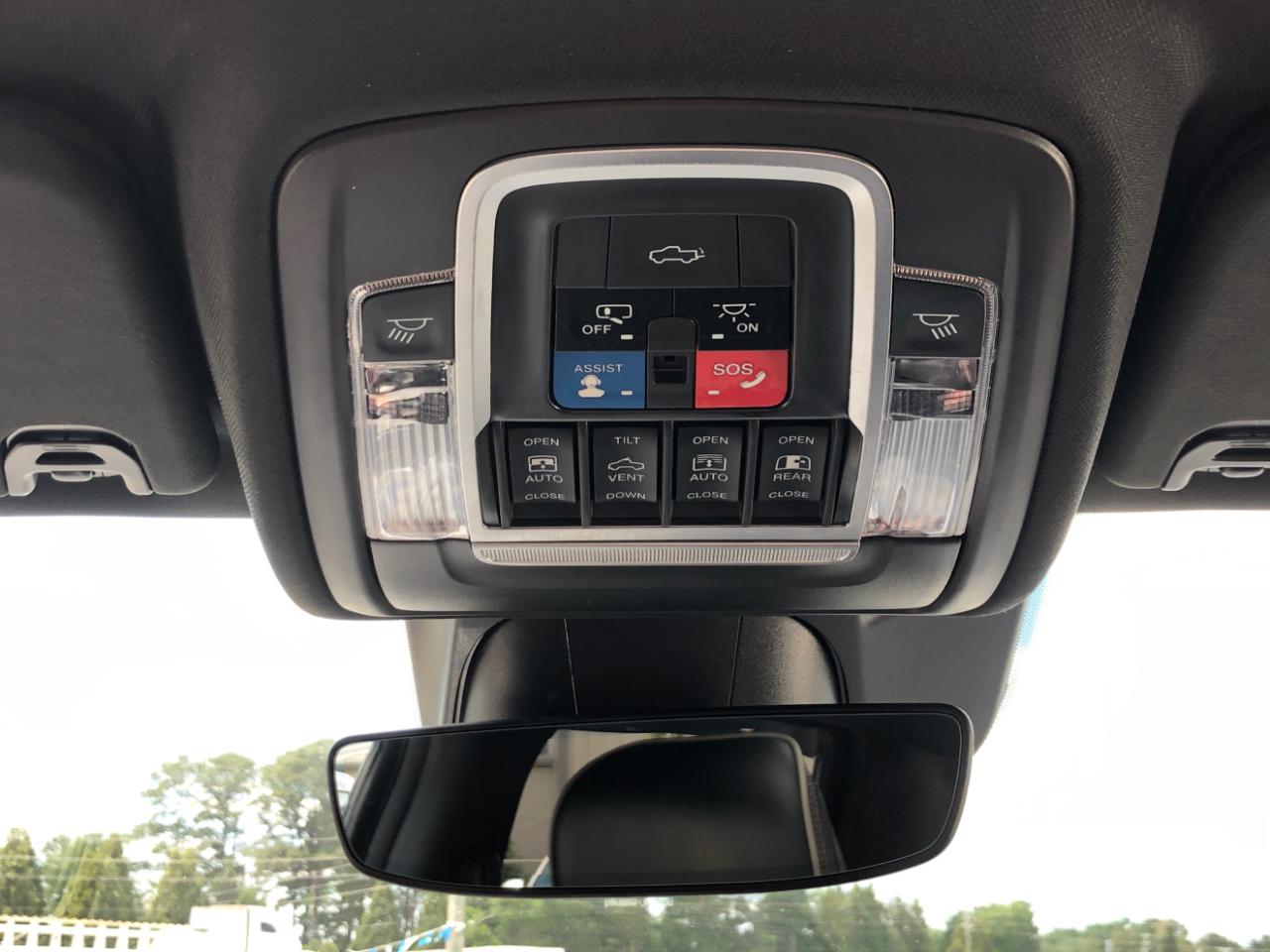 RAM 1500 Laramie 4x4 Crew Cab 5'7" Box 2022