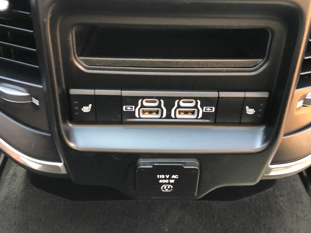 RAM 1500 Laramie 4x4 Crew Cab 5'7" Box 2022
