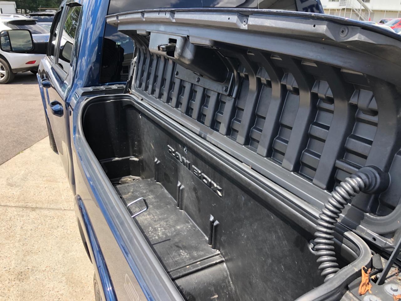 RAM 1500 Laramie 4x4 Crew Cab 5'7" Box 2022
