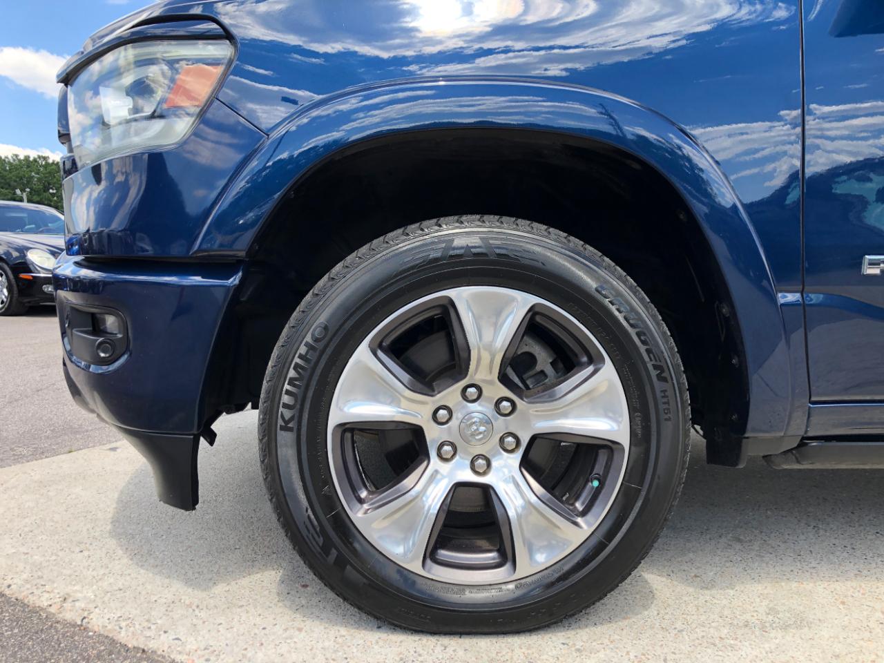 RAM 1500 Laramie 4x4 Crew Cab 5'7" Box 2022