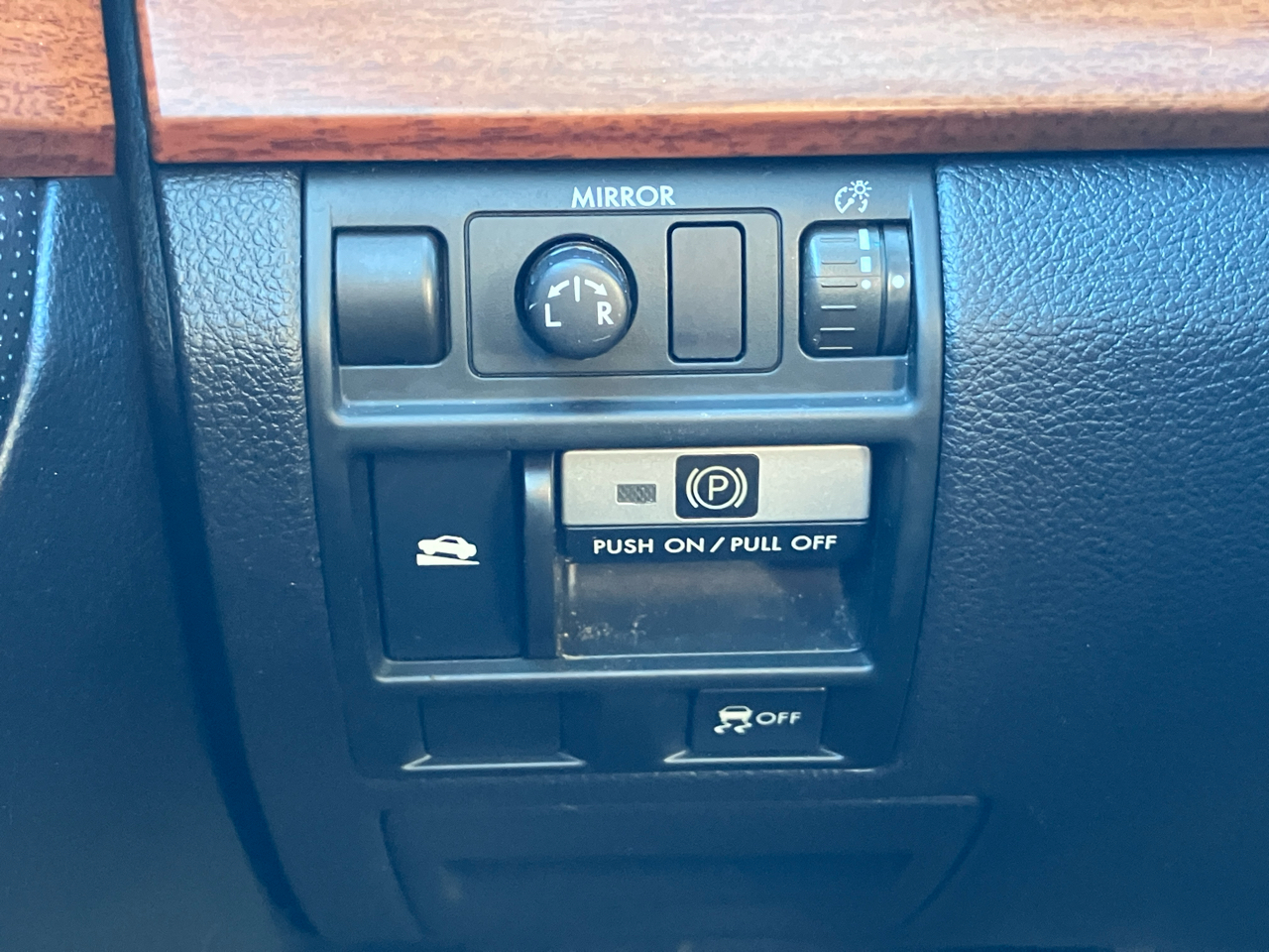 Subaru Outback 4dr Wgn H4 Auto 2.5i Limited 2013 Subaru Outback 4dr Wgn H4 Auto 2.5i Limited 2013