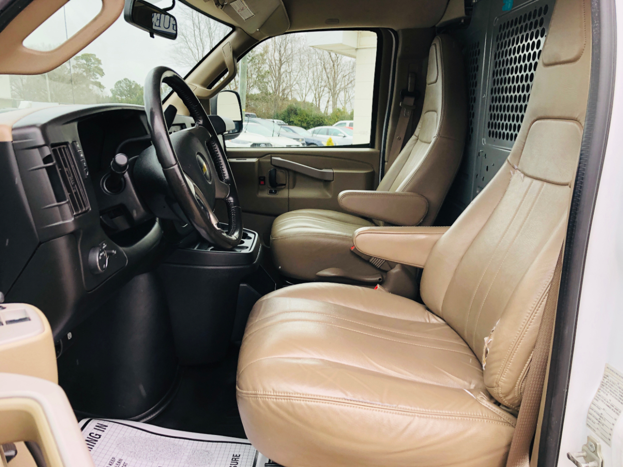 Chevrolet Express Cargo Van RWD 2500 135" 2017