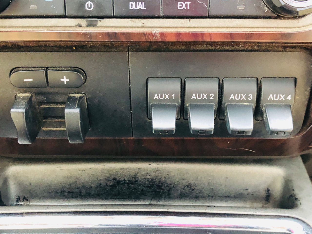 Ford Super Duty F-450 DRW 4WD Crew Cab 172" King Ranch 2012