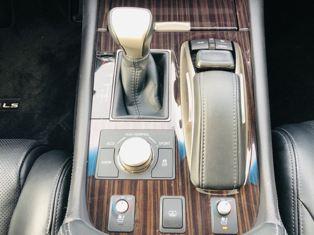 Lexus LS 460 4dr Sdn AWD 2016