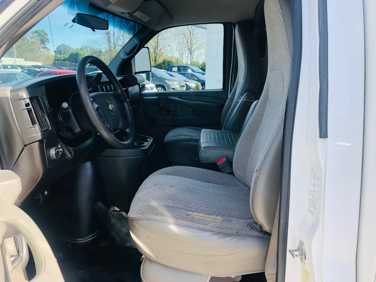 Chevrolet Express Commercial Cutaway 3500 Van 139" 2014