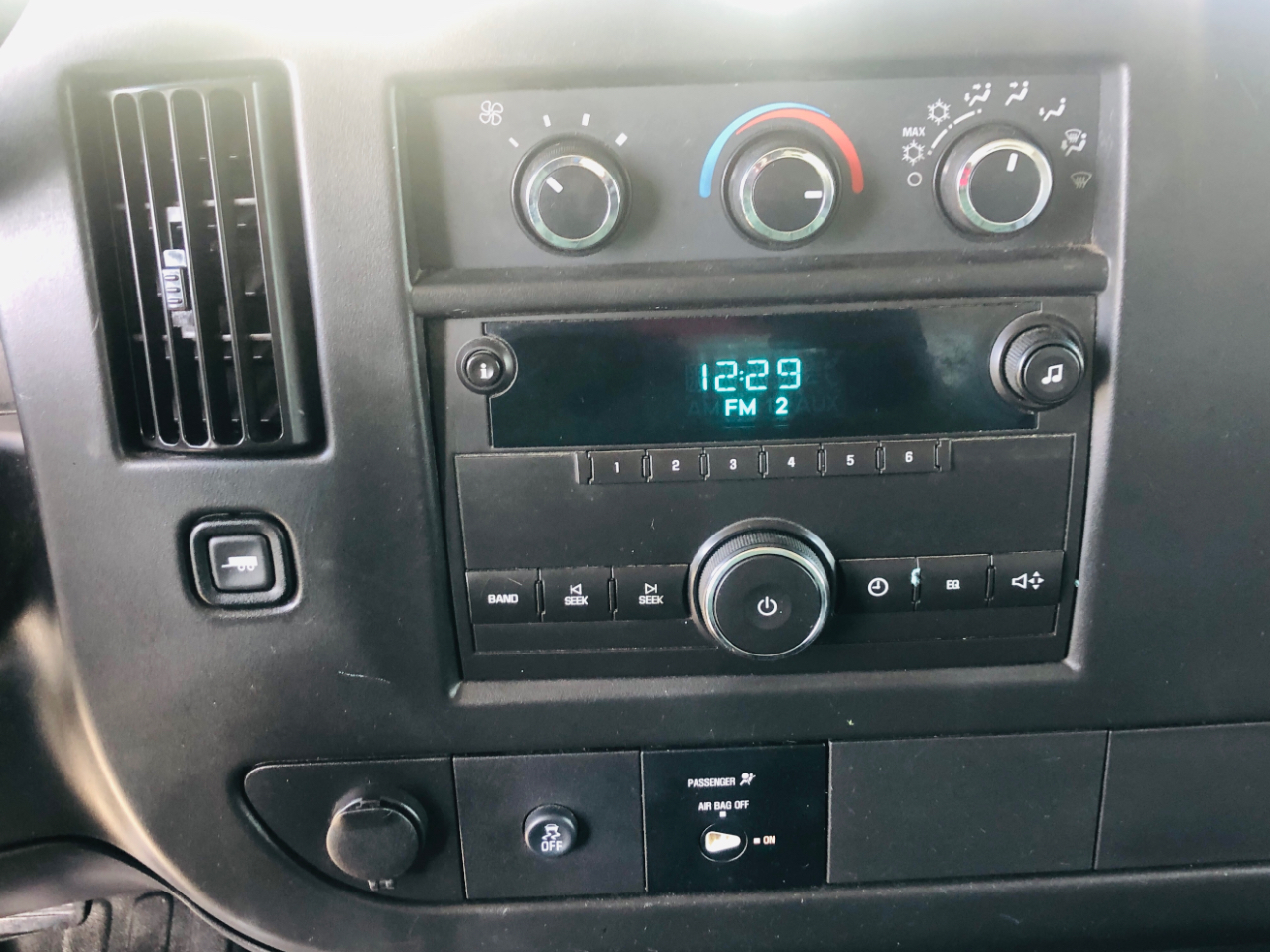 Chevrolet Express Commercial Cutaway 3500 Van 139" 2014