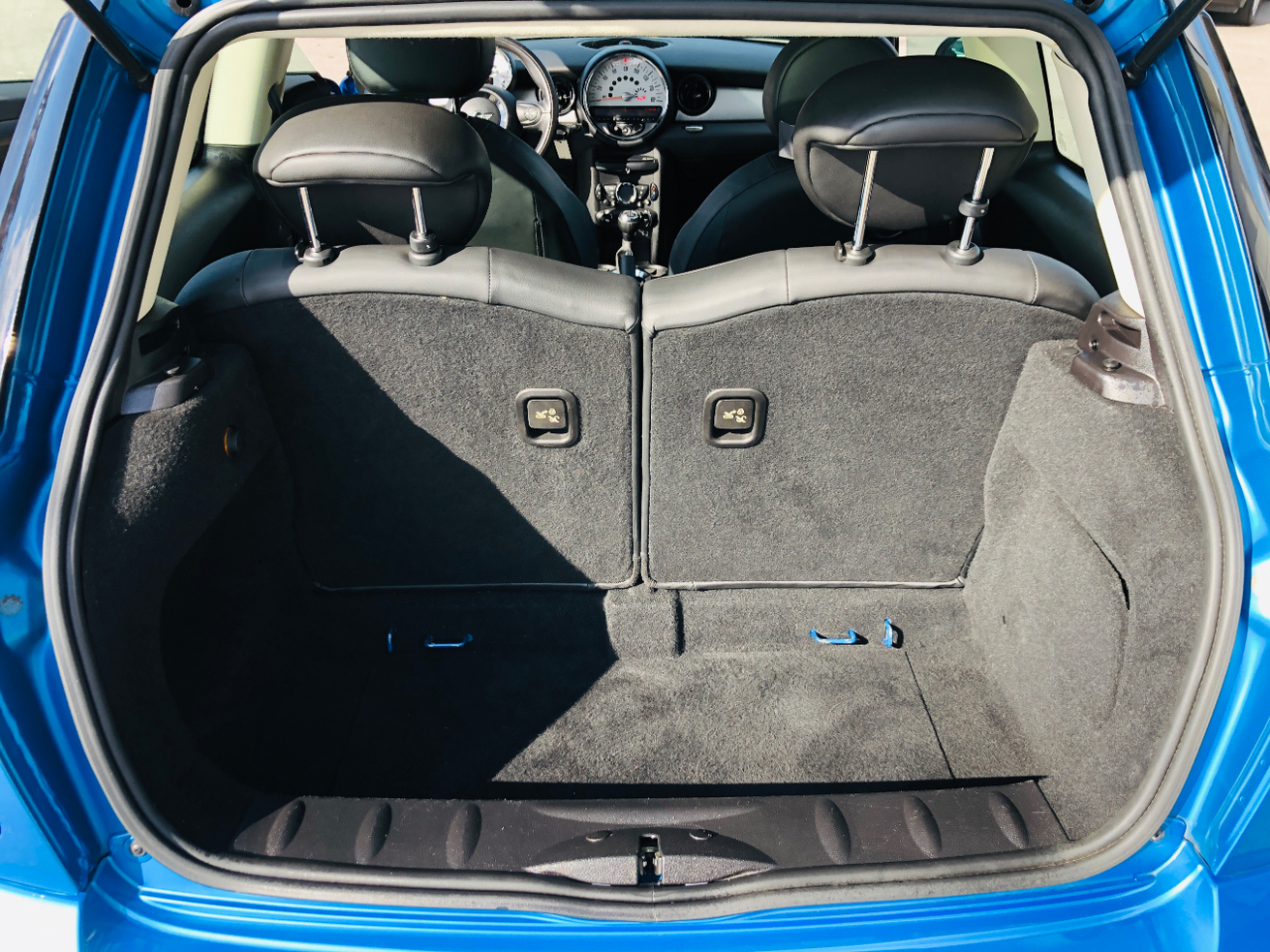 MINI Cooper Hardtop 2dr Cpe 2012