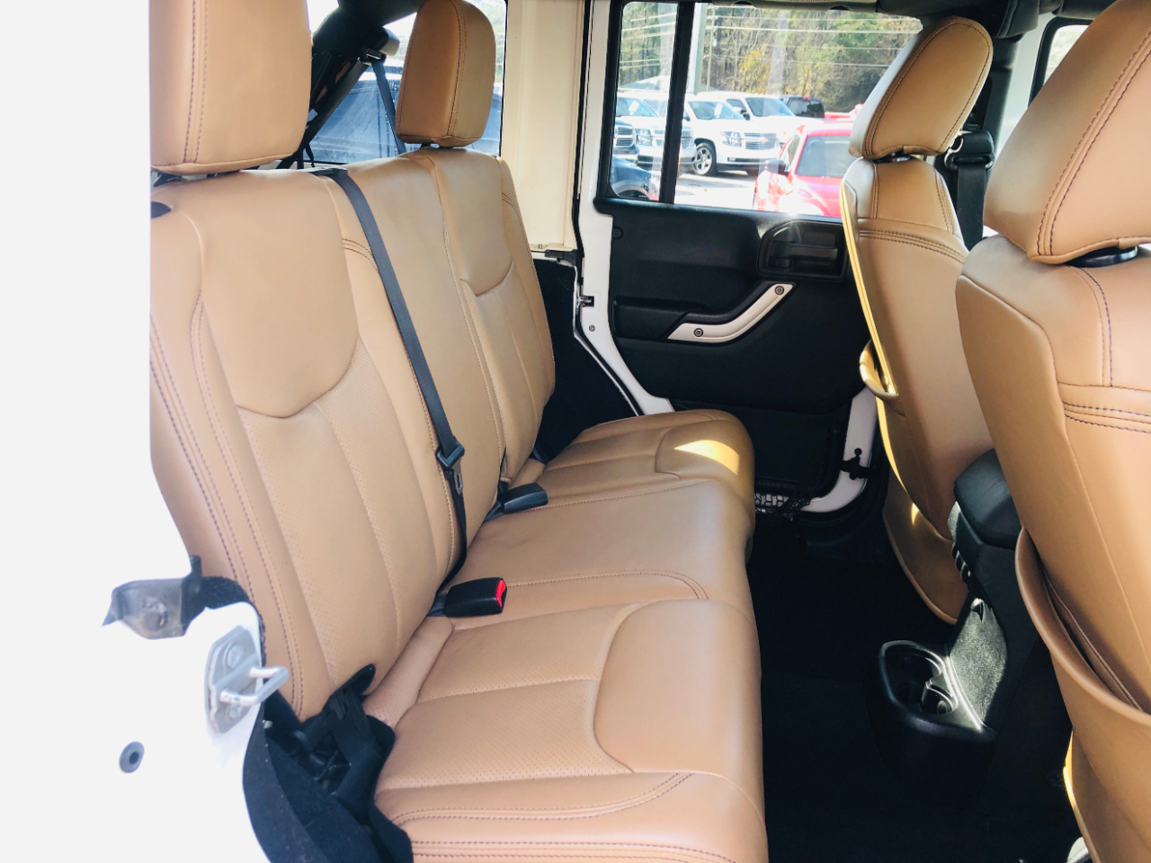 Jeep Wrangler Unlimited 4WD 4dr Sahara 2014