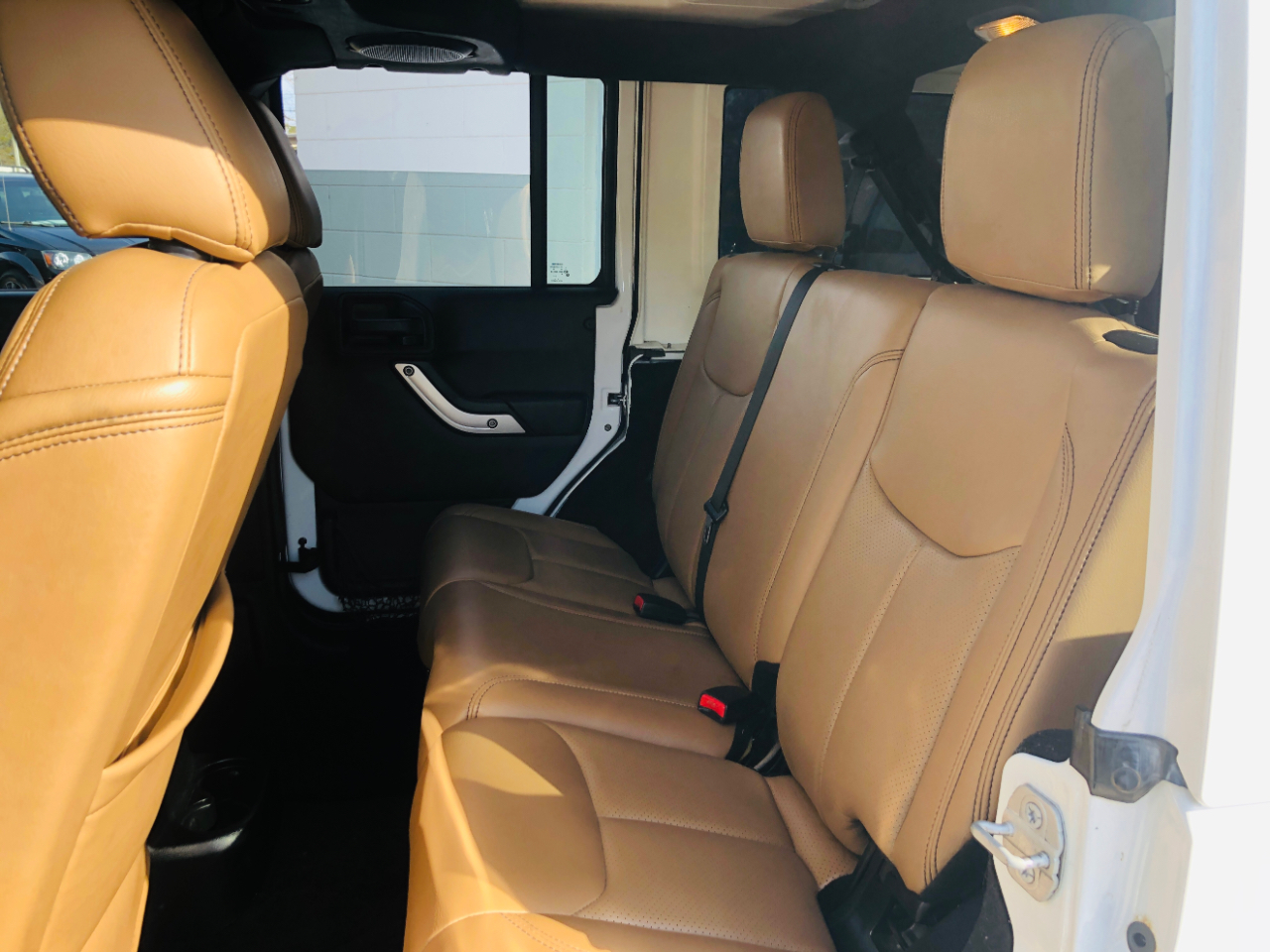 Jeep Wrangler Unlimited 4WD 4dr Sahara 2014