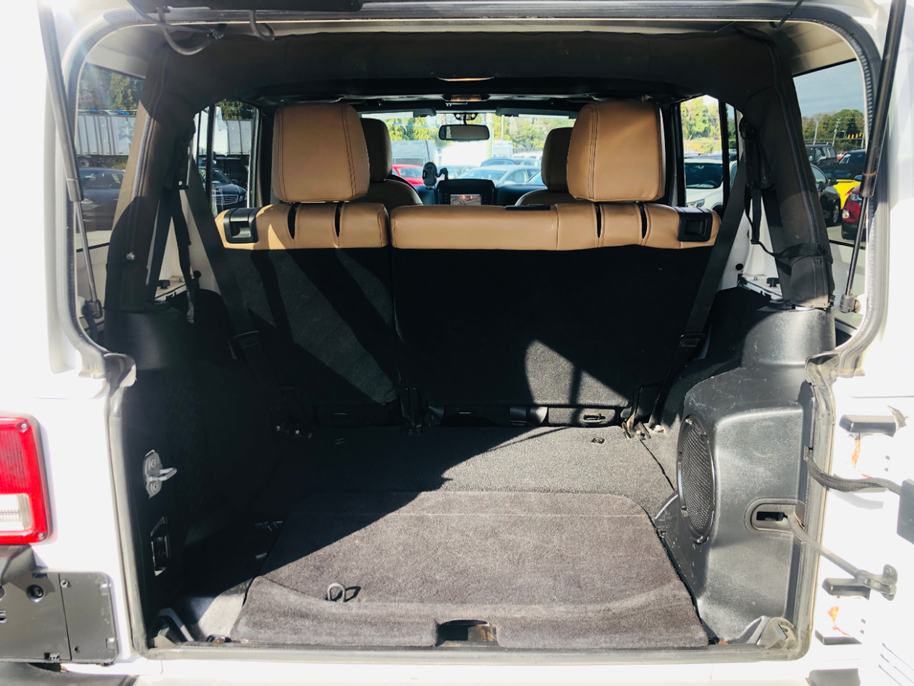 Jeep Wrangler Unlimited 4WD 4dr Sahara 2014