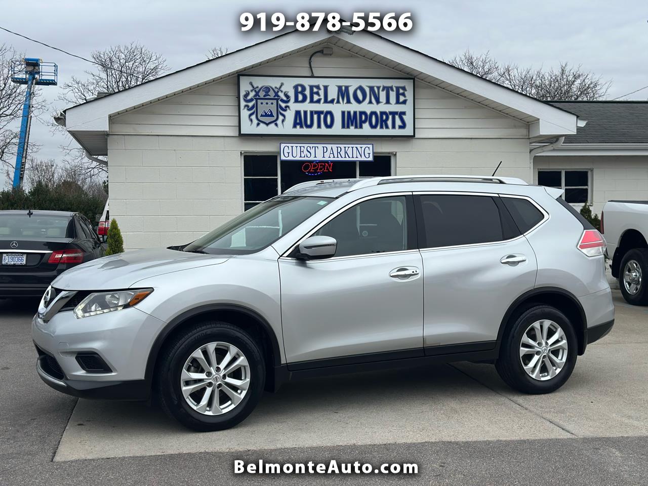 2016 Nissan Rogue SV's photo