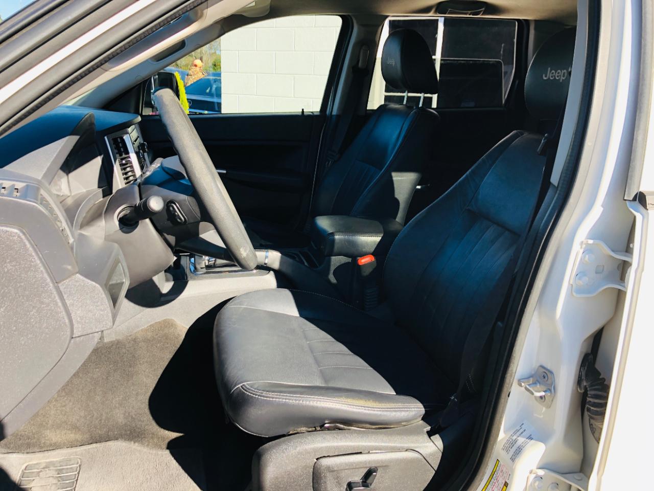 Jeep Grand Cherokee RWD 4dr Laredo 2010