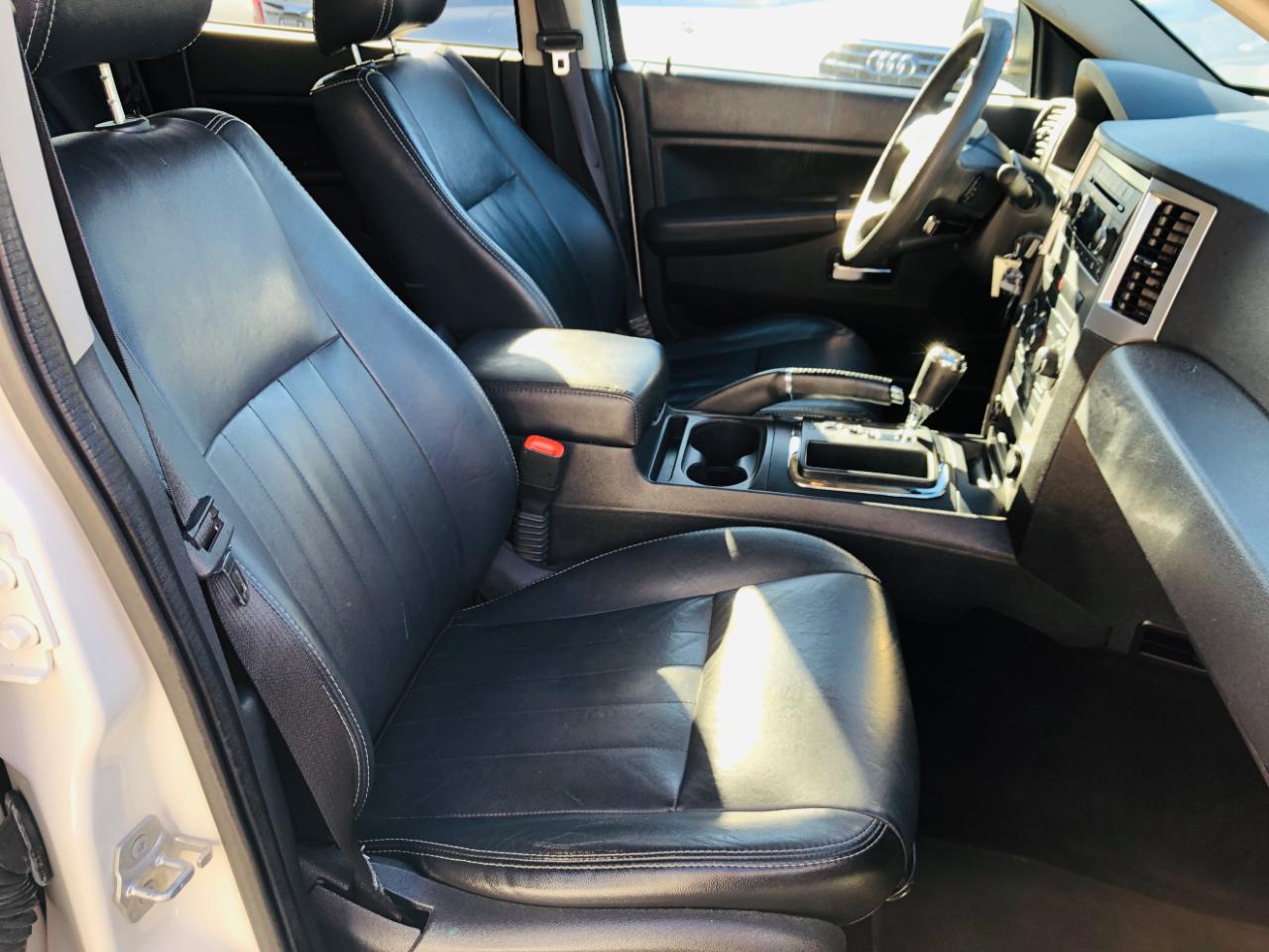 Jeep Grand Cherokee RWD 4dr Laredo 2010