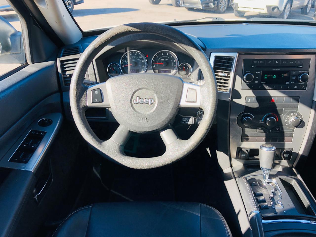 Jeep Grand Cherokee RWD 4dr Laredo 2010