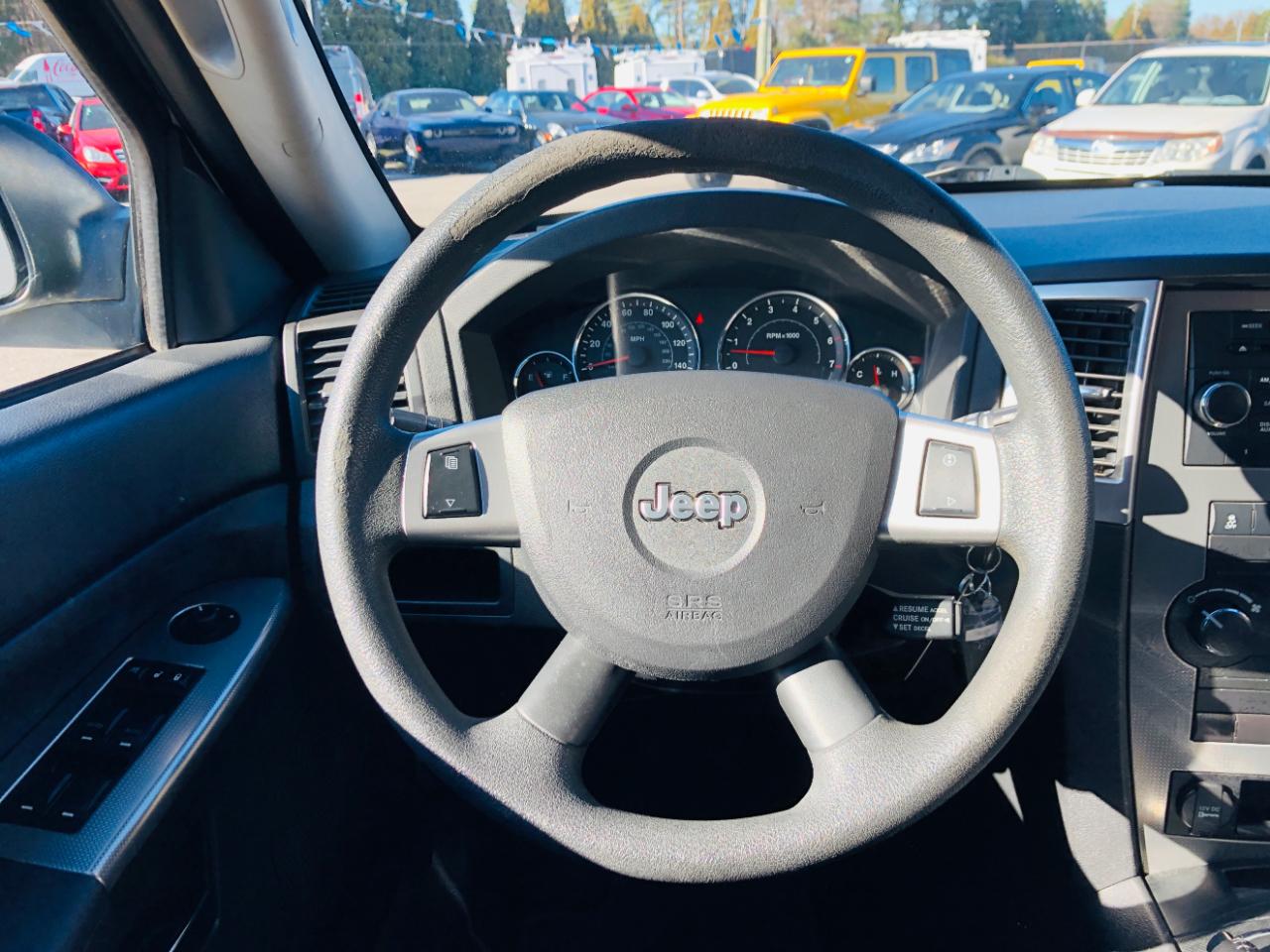 Jeep Grand Cherokee RWD 4dr Laredo 2010