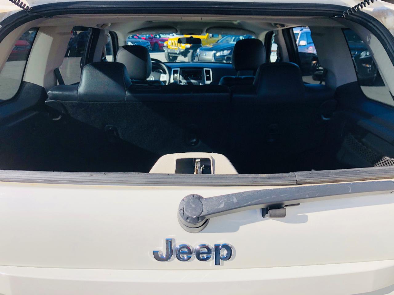 Jeep Grand Cherokee RWD 4dr Laredo 2010