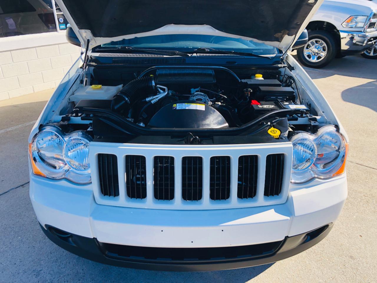 Jeep Grand Cherokee RWD 4dr Laredo 2010