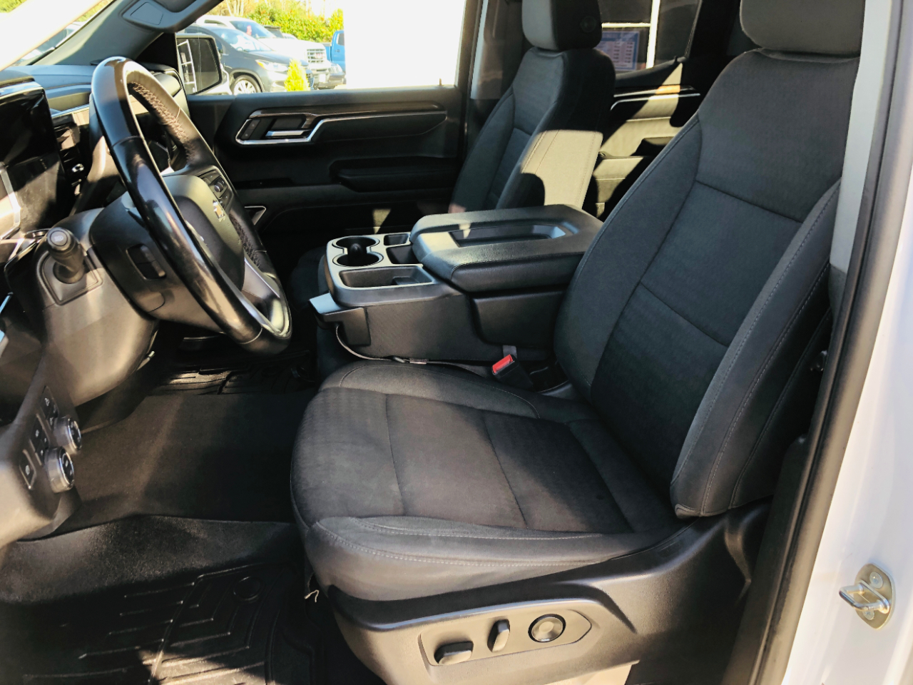 Chevrolet Silverado 1500 4WD Double Cab 147" LT w/1LT 2023