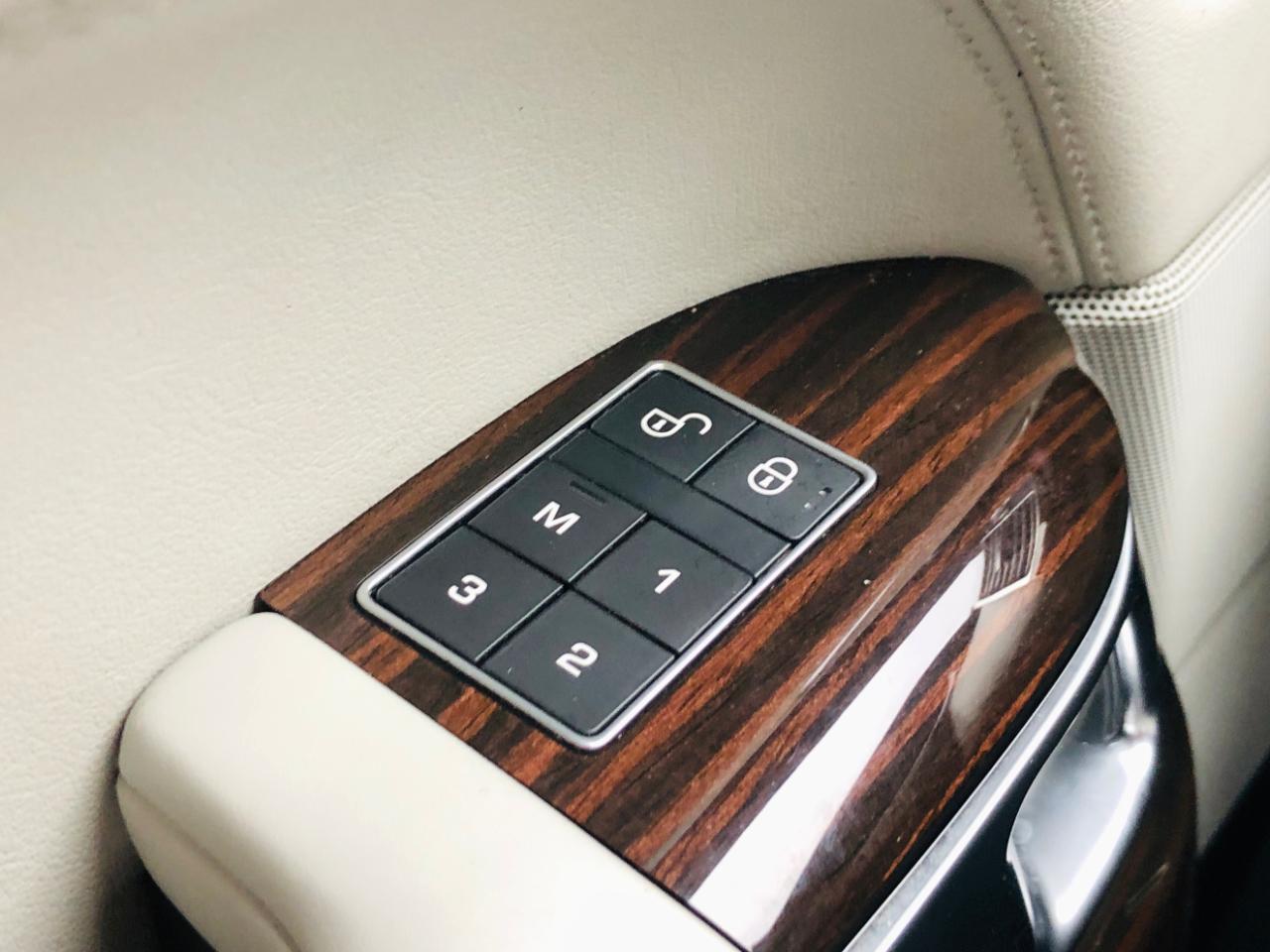 Land Rover Range Rover V8 Supercharged LWB 2017