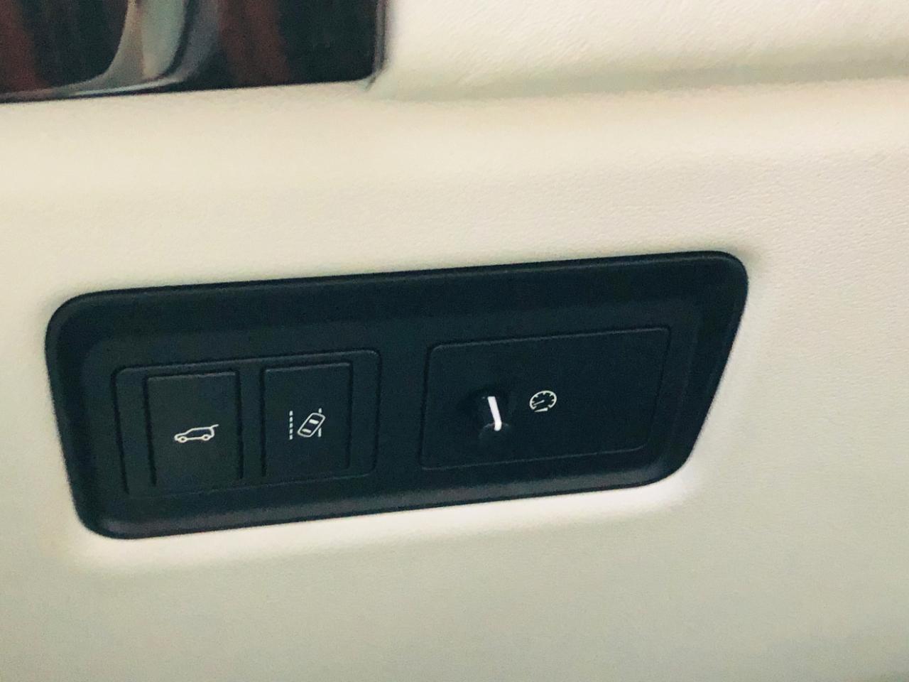 Land Rover Range Rover V8 Supercharged LWB 2017