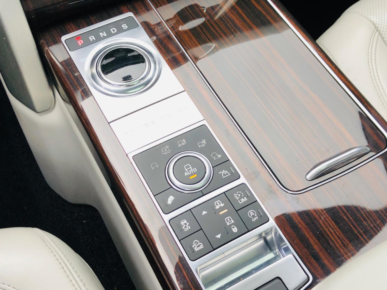 Land Rover Range Rover V8 Supercharged LWB 2017