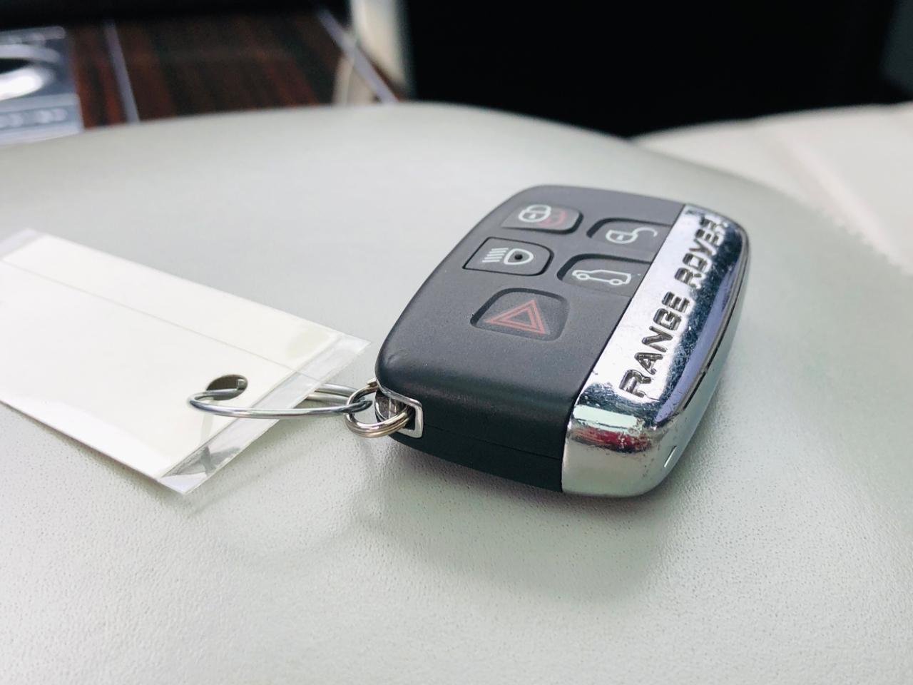 Land Rover Range Rover V8 Supercharged LWB 2017