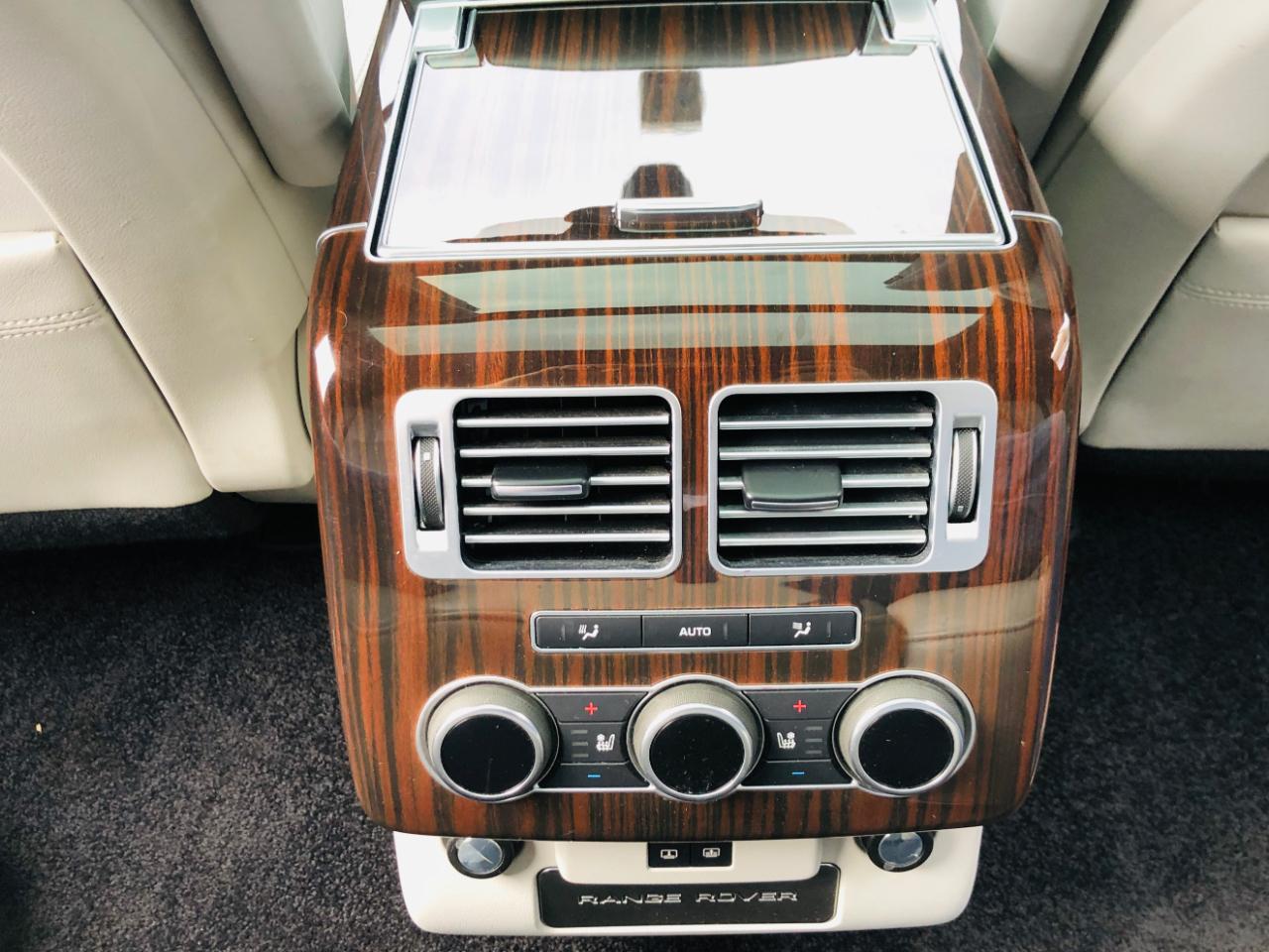 Land Rover Range Rover V8 Supercharged LWB 2017