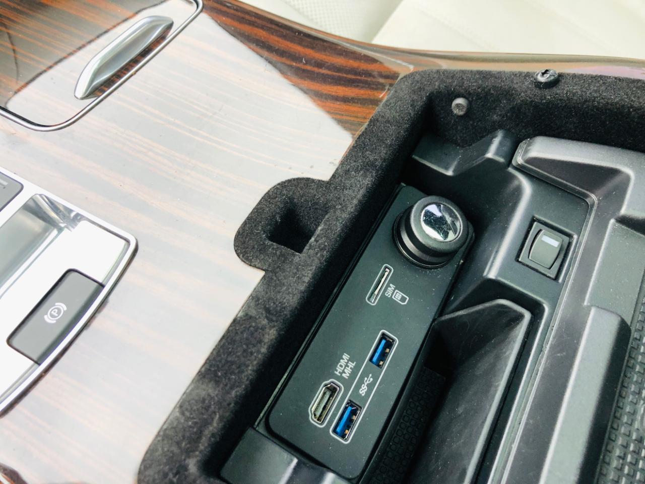 Land Rover Range Rover V8 Supercharged LWB 2017