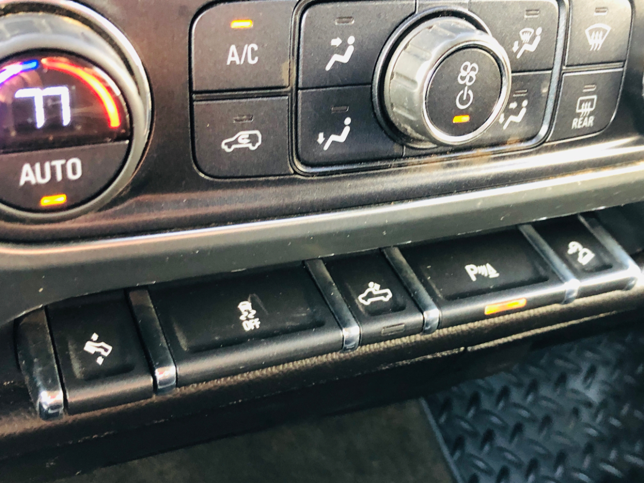 Chevrolet Silverado 1500 4WD Crew Cab 143.5" LT w/2LT 2016