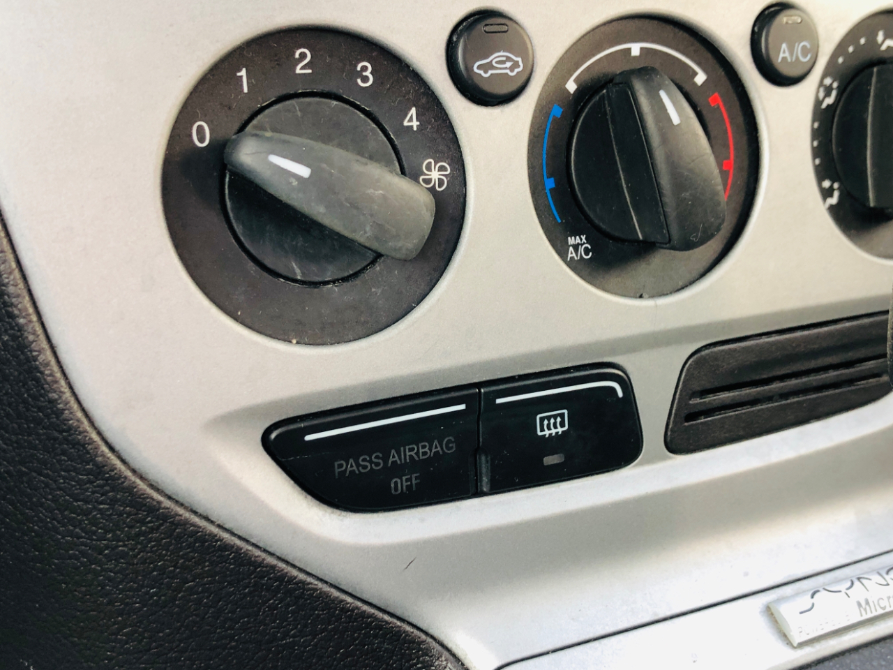 Ford Focus 4dr Sdn SE 2013