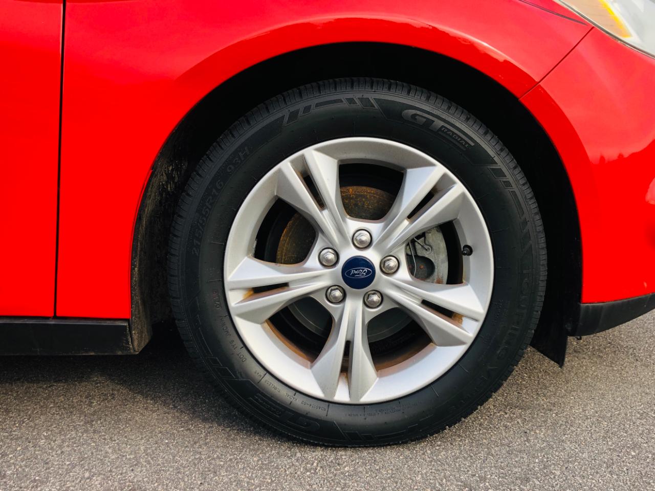 Ford Focus 4dr Sdn SE 2013