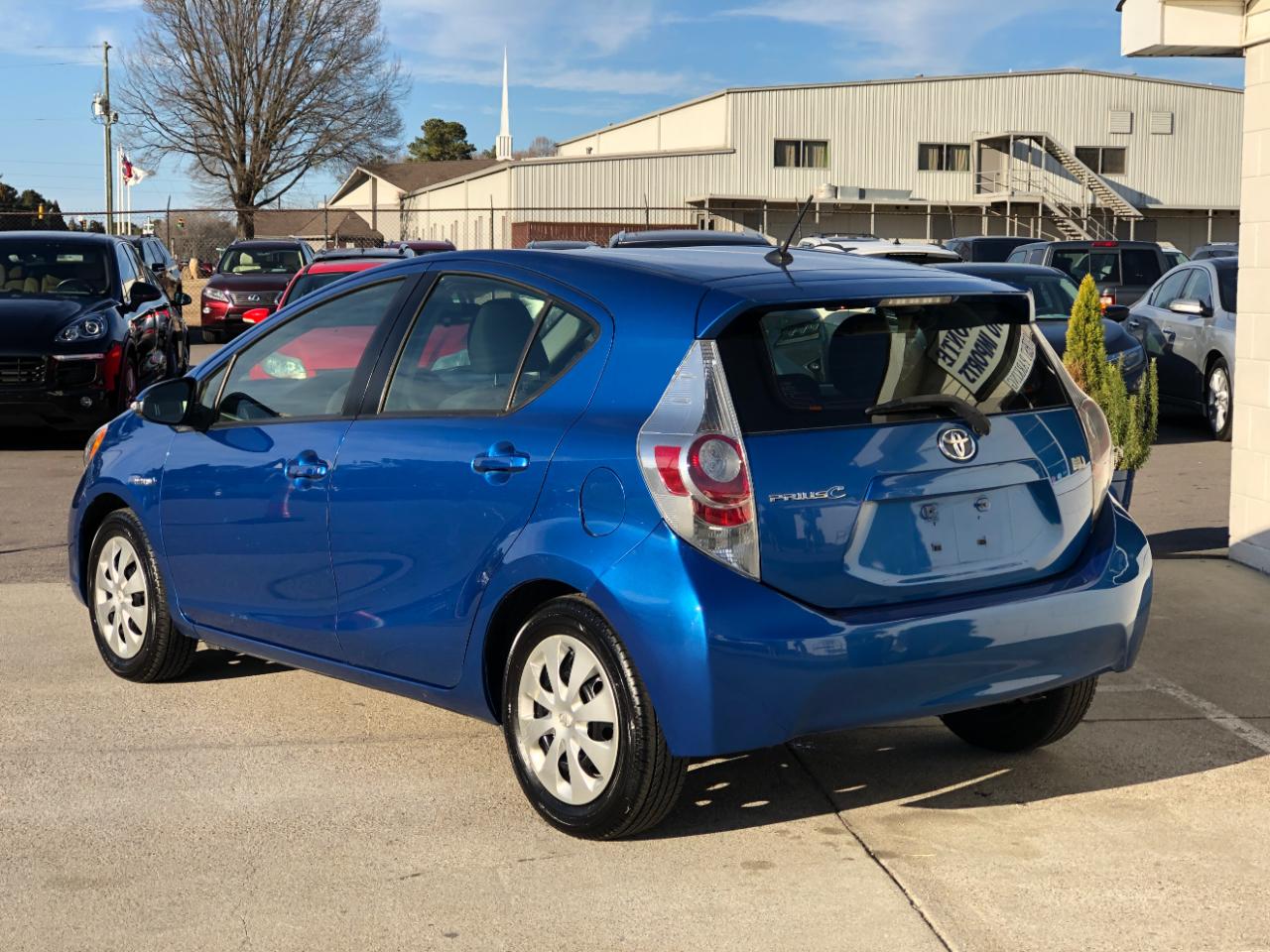 Toyota Prius c 5dr HB Three (Natl) 2014