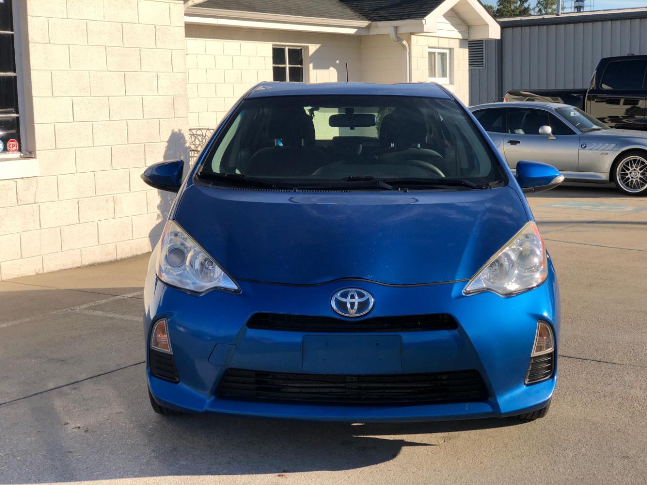 Toyota Prius c 5dr HB Three (Natl) 2014
