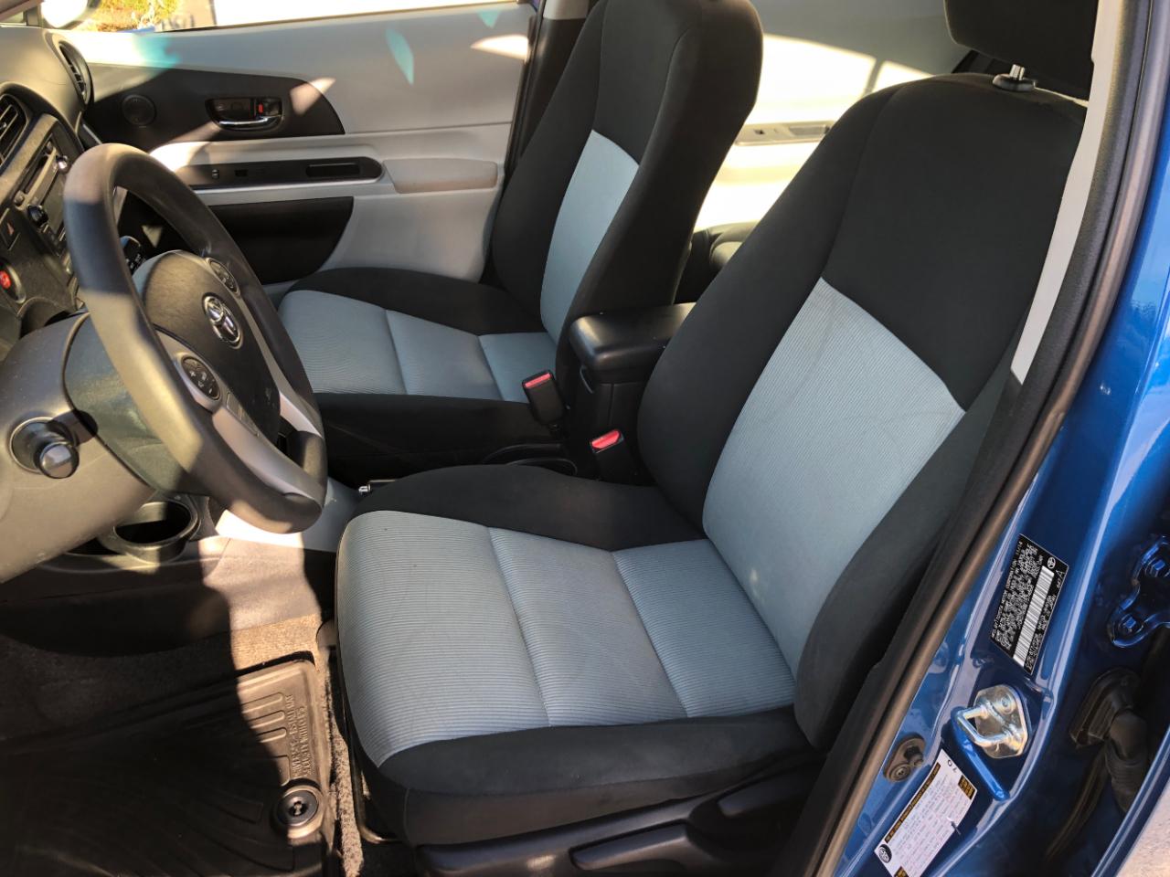 Toyota Prius c 5dr HB Three (Natl) 2014