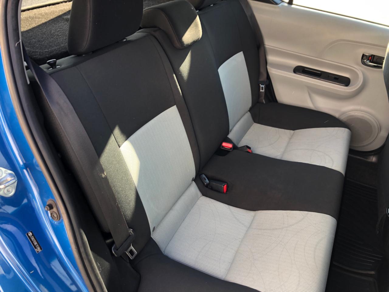 Toyota Prius c 5dr HB Three (Natl) 2014