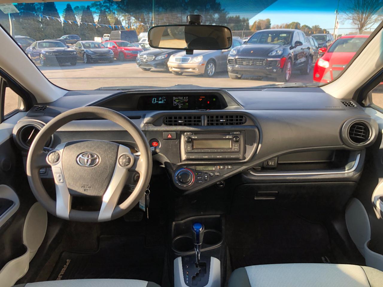 Toyota Prius c 5dr HB Three (Natl) 2014