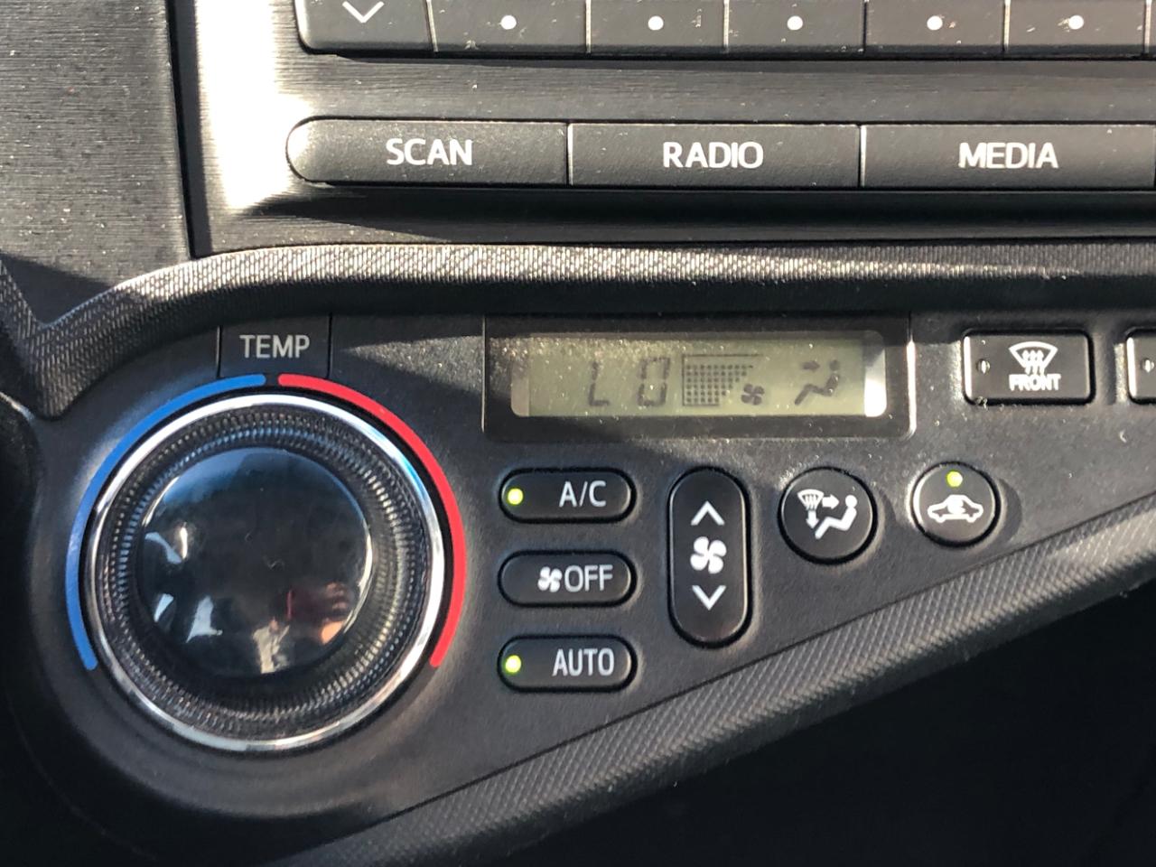 Toyota Prius c 5dr HB Three (Natl) 2014