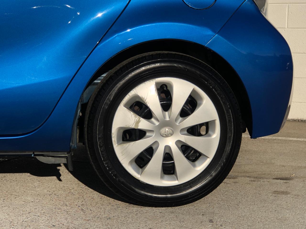 Toyota Prius c 5dr HB Three (Natl) 2014