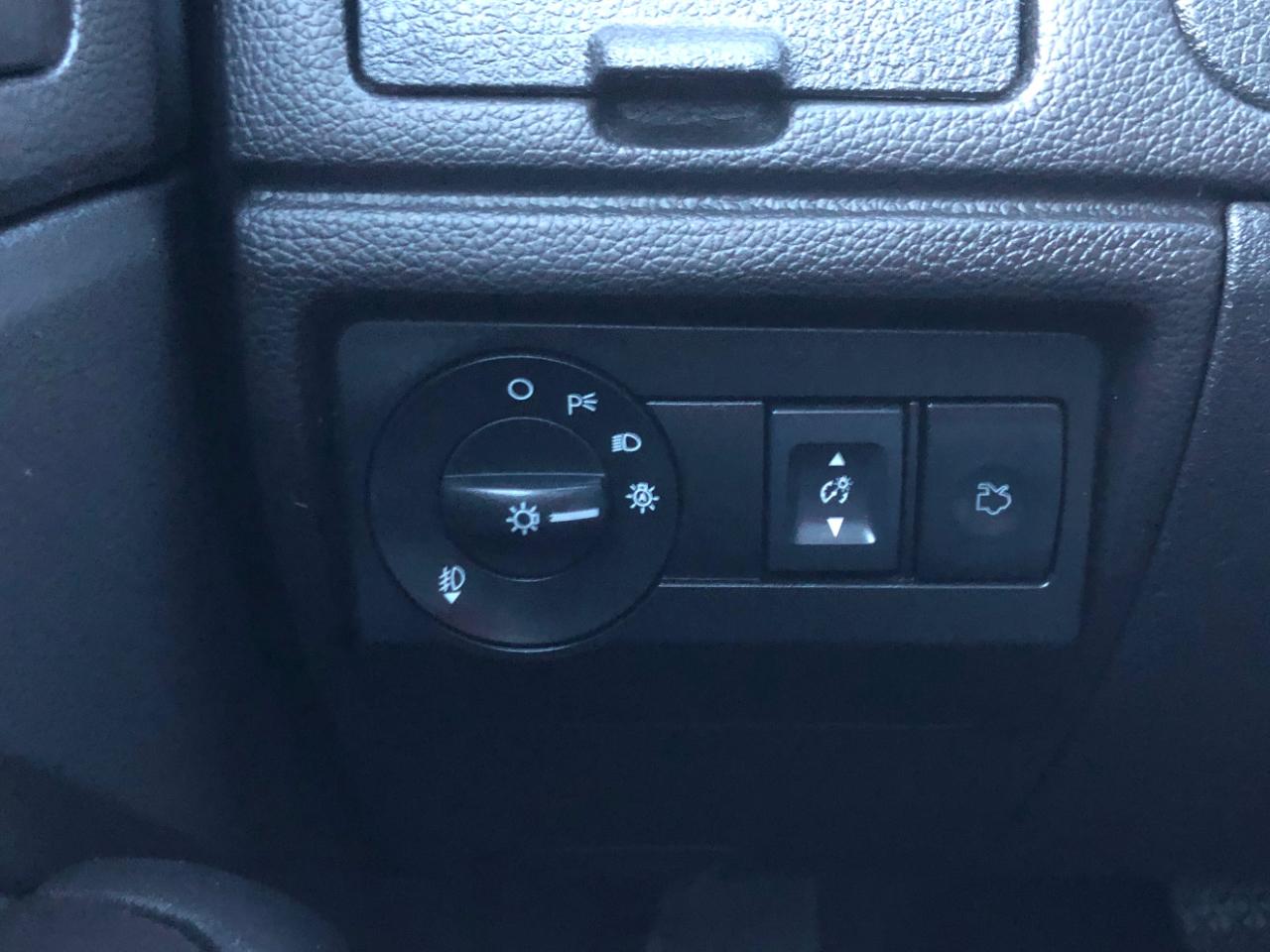 Ford Fusion 4dr Sdn SE FWD 2011