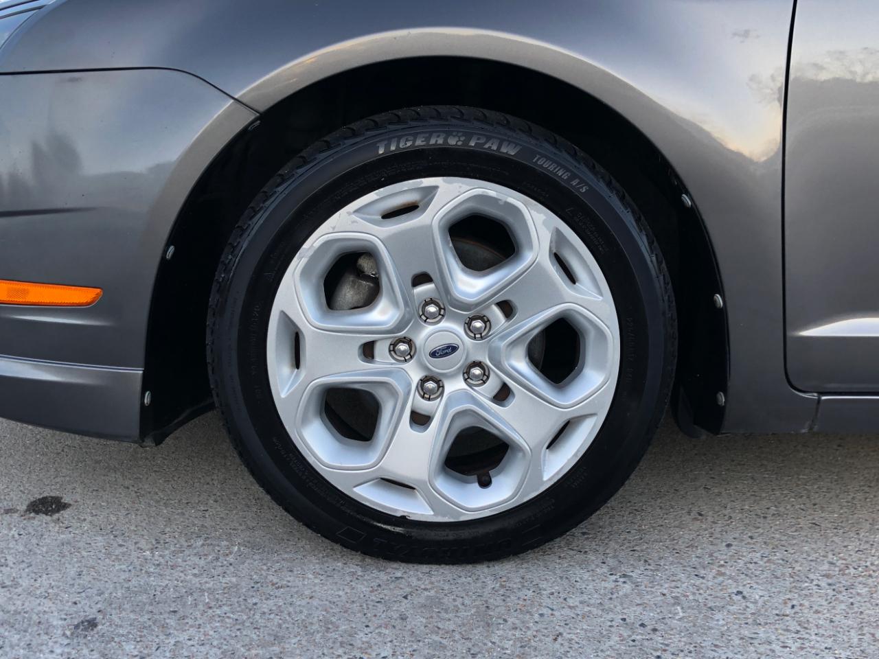 Ford Fusion 4dr Sdn SE FWD 2011