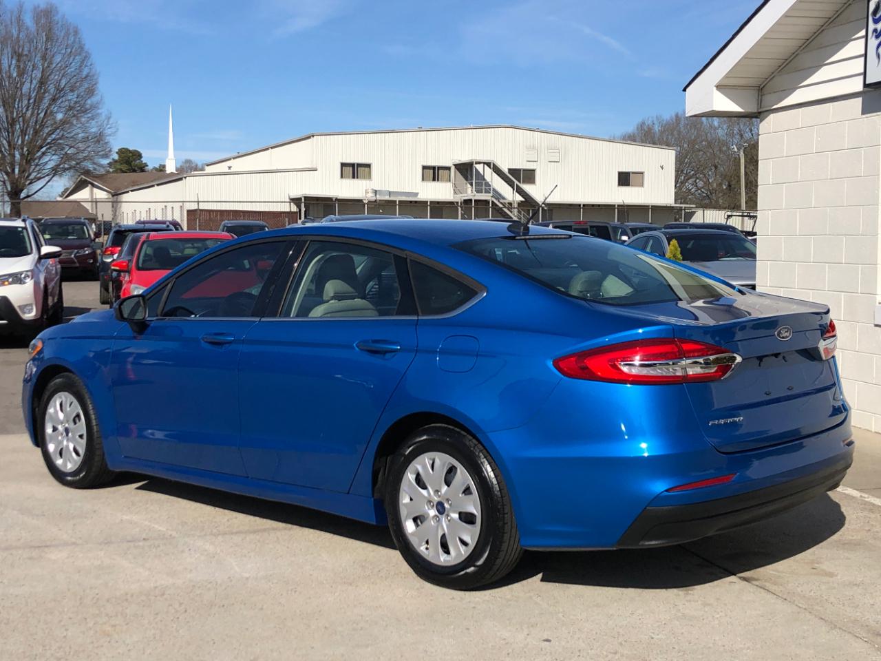 Ford Fusion S FWD 2019