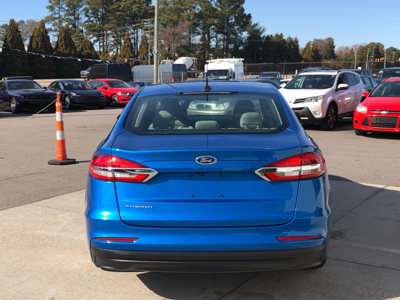Ford Fusion S FWD 2019