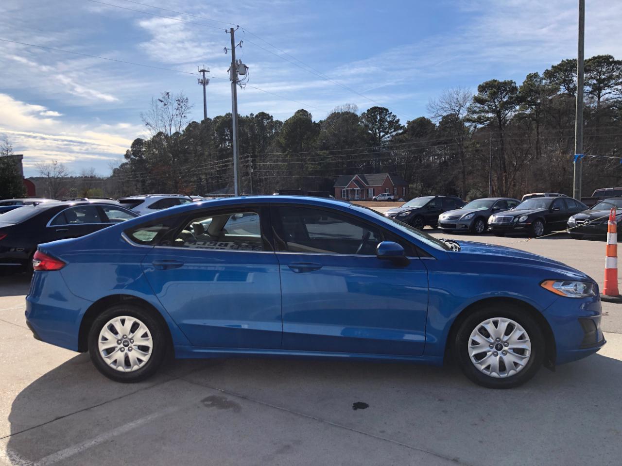 Ford Fusion S FWD 2019