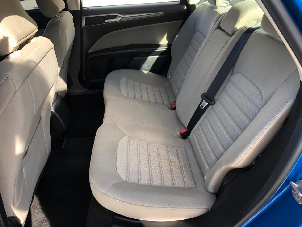 Ford Fusion S FWD 2019