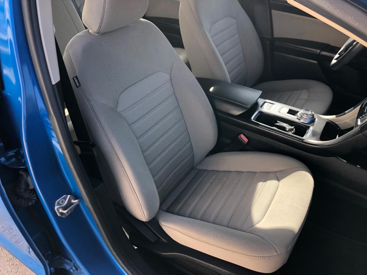 Ford Fusion S FWD 2019