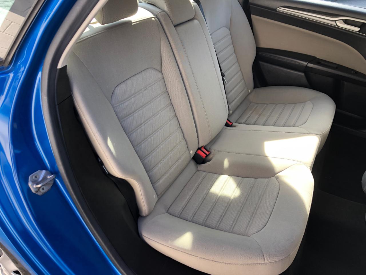 Ford Fusion S FWD 2019