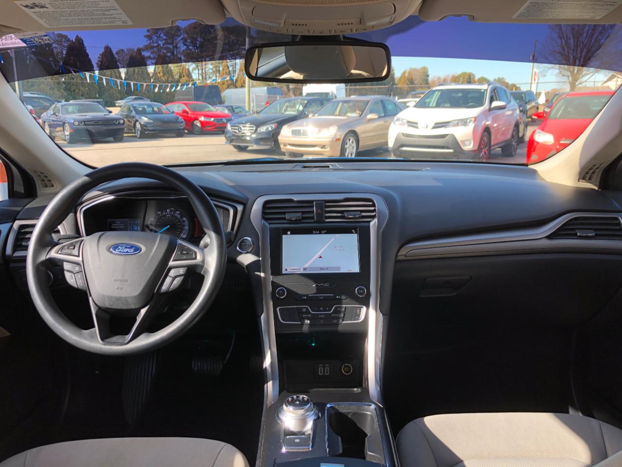 Ford Fusion S FWD 2019