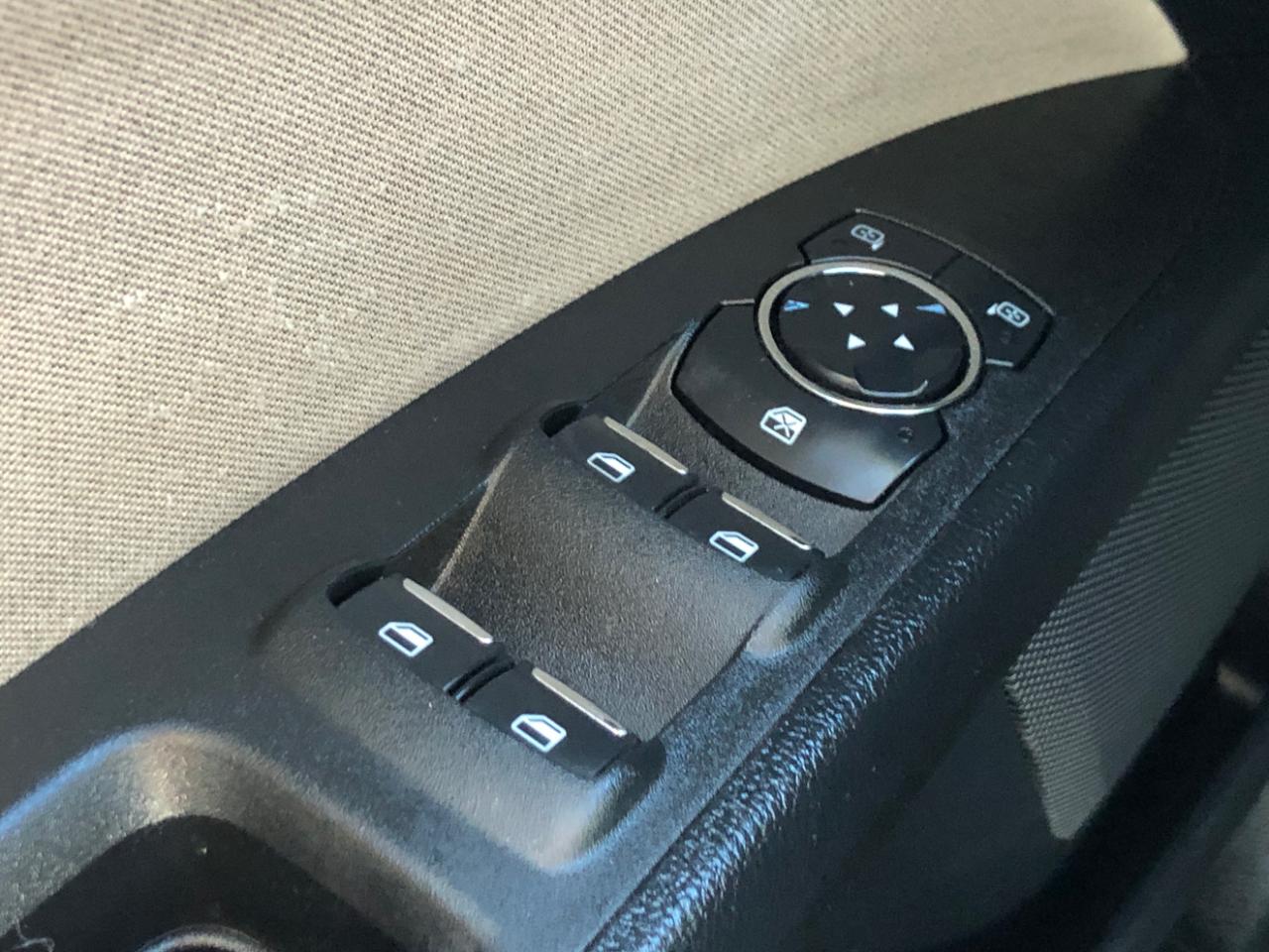 Ford Fusion S FWD 2019